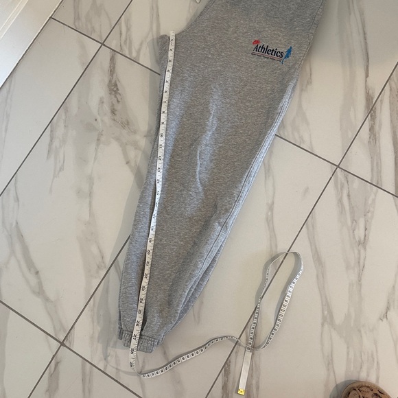 Nike Athletics Sportswear Men’s Gray Sweatpants Joggers - Picture 9 of 9